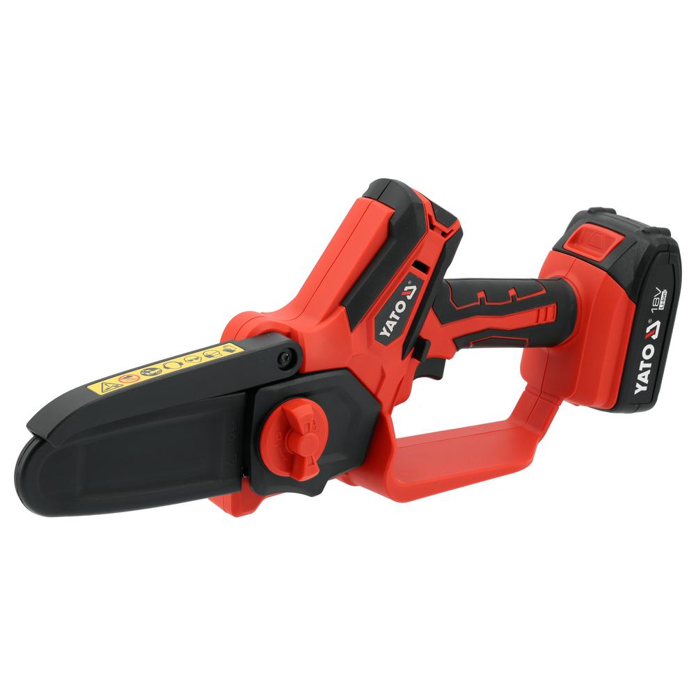 Yato akkuoksasaha 6" 18V 2 Ah – laipan suojus paikallaan