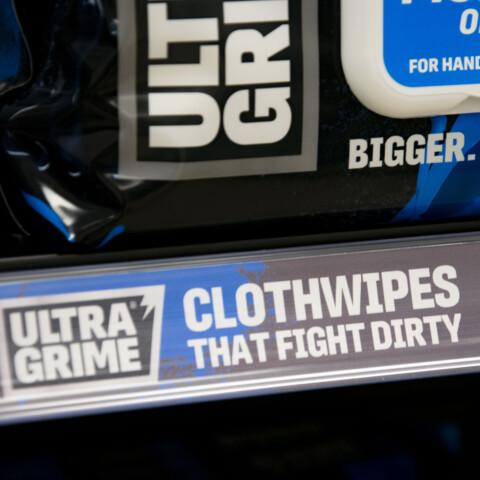 UltraGrime hyllyetiketti hyllyn reunalistassa
